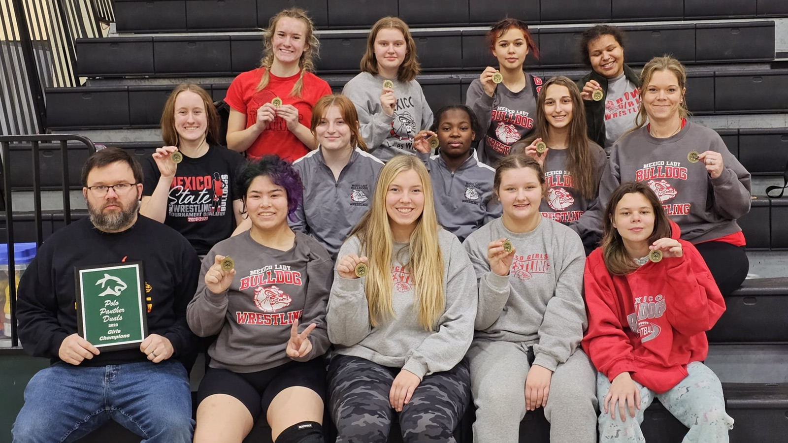 Mexico Lady Bulldogs Go Undefeated at Polo Duals, Team Claims First Tournament Title